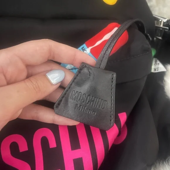 Moschino pill backpack RARE - Picture 7 of 7